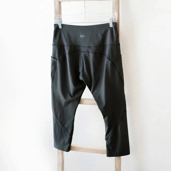 EUC N.Y.L. New York Laundry Size Large Gray/Green Cropped Leggings with Pockets - Picture 3 of 7